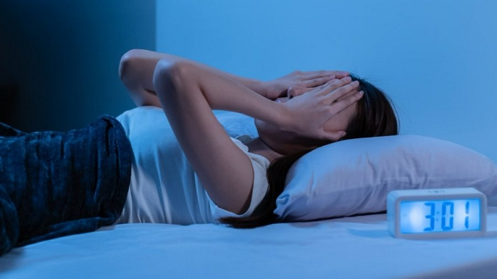 Kadınlar, erkeklerden daha kötü uyuyor… Sebebi ise şaşkınlık yaratıyor