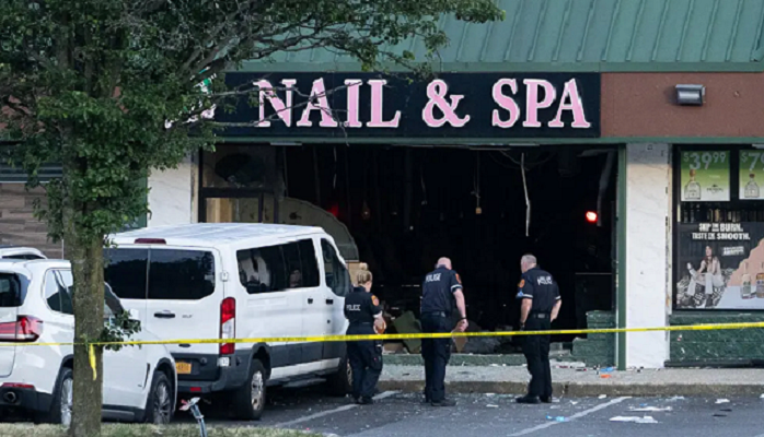 New York'ta bir araç manikür salonuna daldı: 4 kişi öldü, dokuz kişi de yaralandı