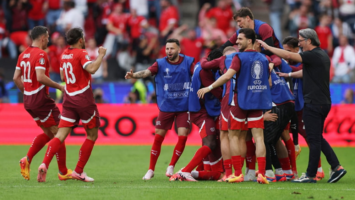 İsviçre, Macaristan'ı 3 golle geçti
