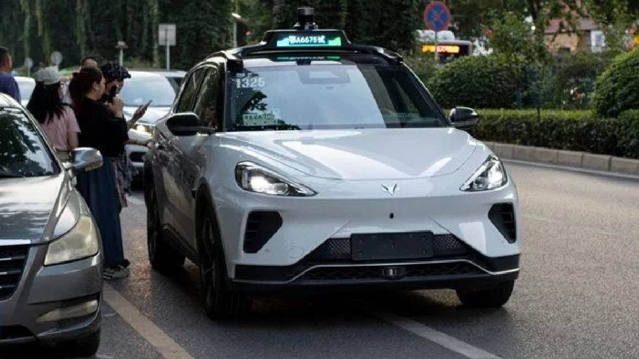 Çinli şirket sürücüsüz taksi için Avrupa'ya açılıyor