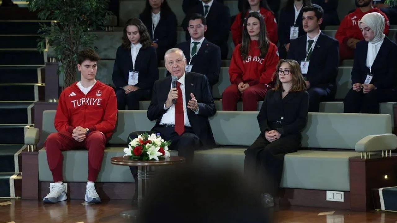 Cumhurbaşkanı Erdoğan, Beştepe'de gençlerle buluştu