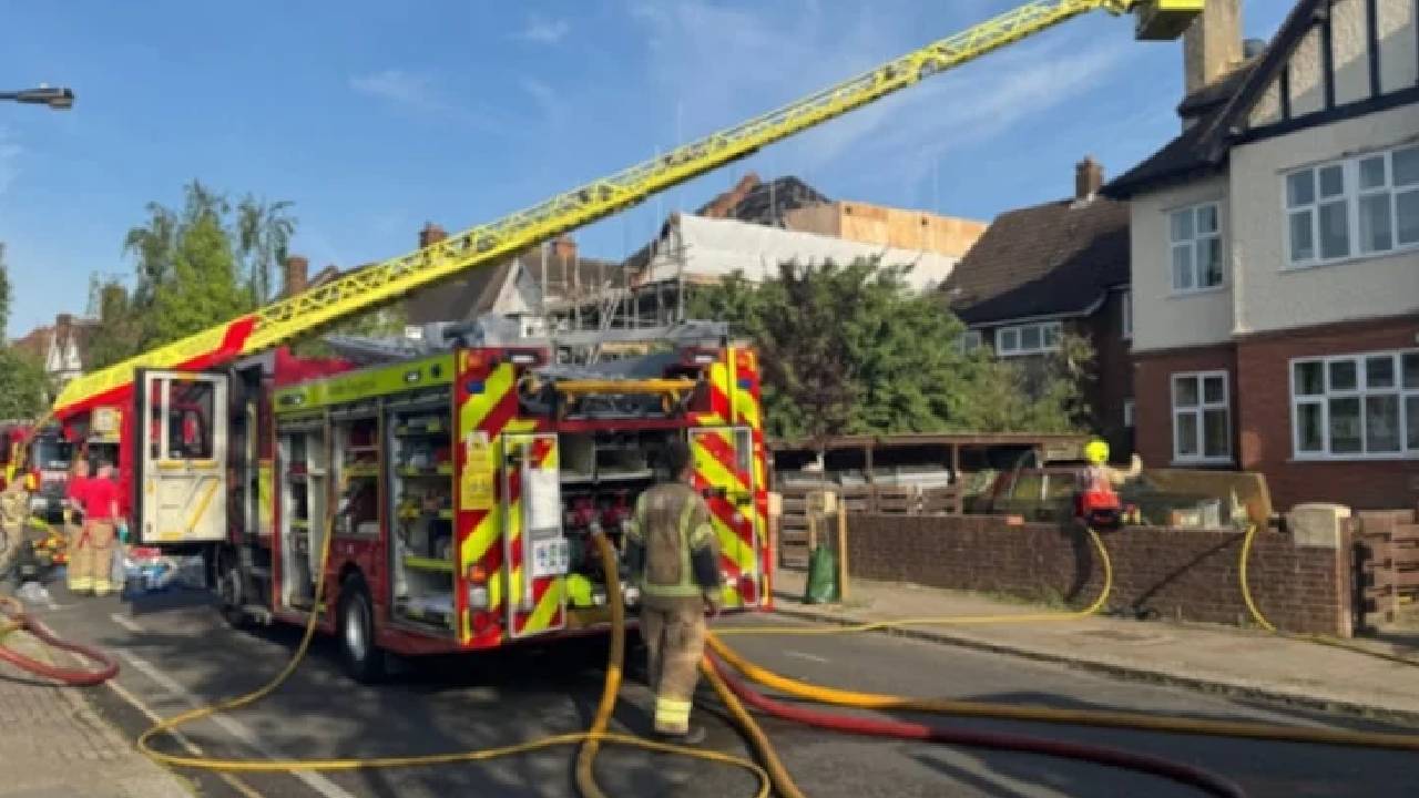 Londra'da yangın faciası: 3'ü çocuk 4 kişi öldü