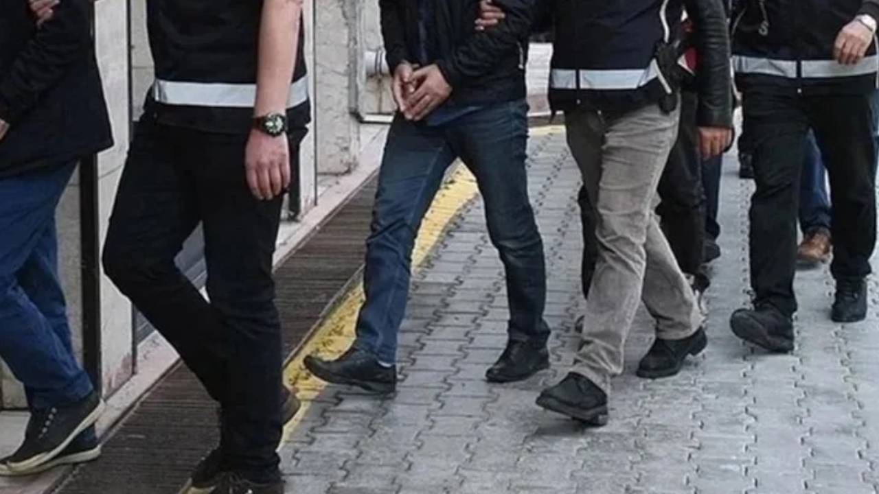 İstanbul'da FETÖ'ye dev tutuklama: 61 muvazzaf asker tutuklandı
