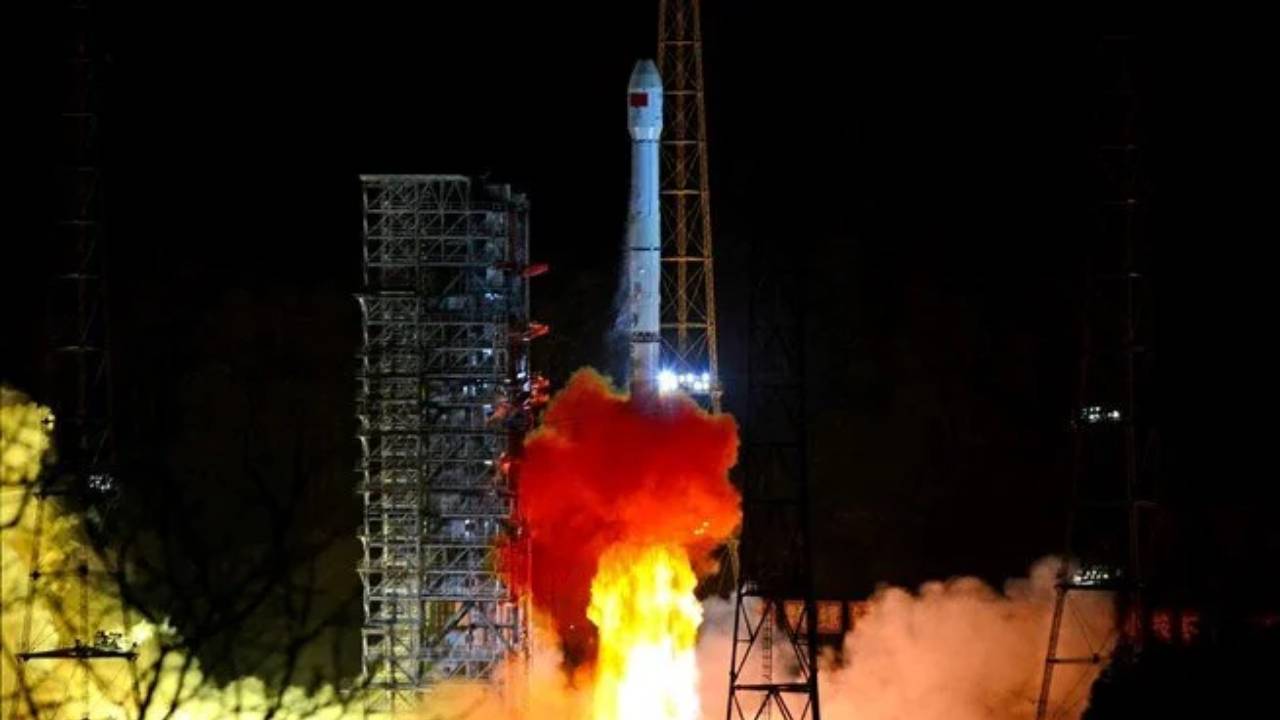 Çin, asteroid keşif aracı Tienvın-2'yi uzaya gönderdi