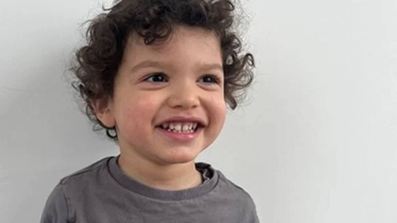 21 aylıkken ilk kitabını okudu, 2 yaşında 5 dil biliyor