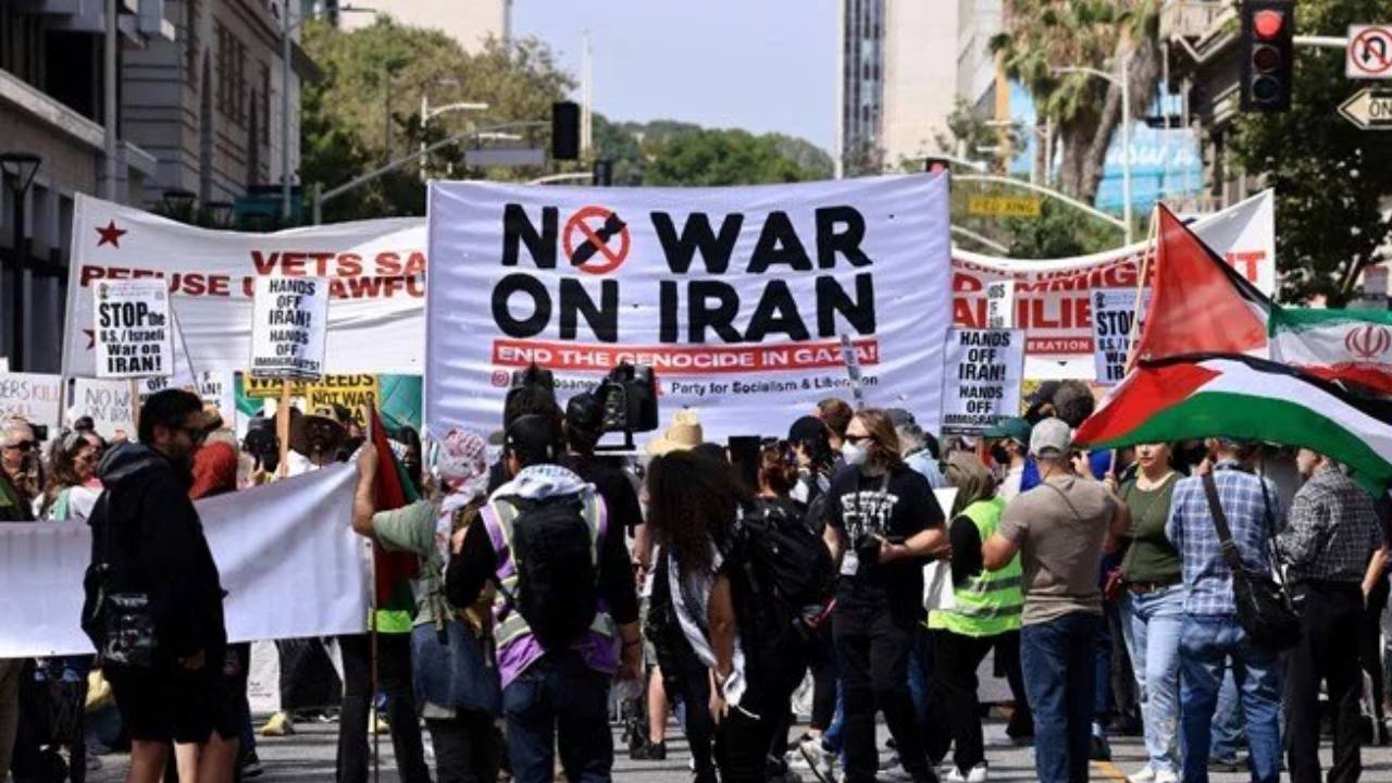 New York'ta İran'a saldırı protesto edildi