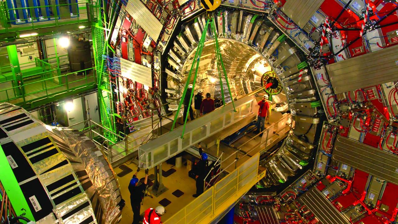 CERN’de yeni rekor: Güneş’in 100 bin katı sıcaklığa ulaşıldı
