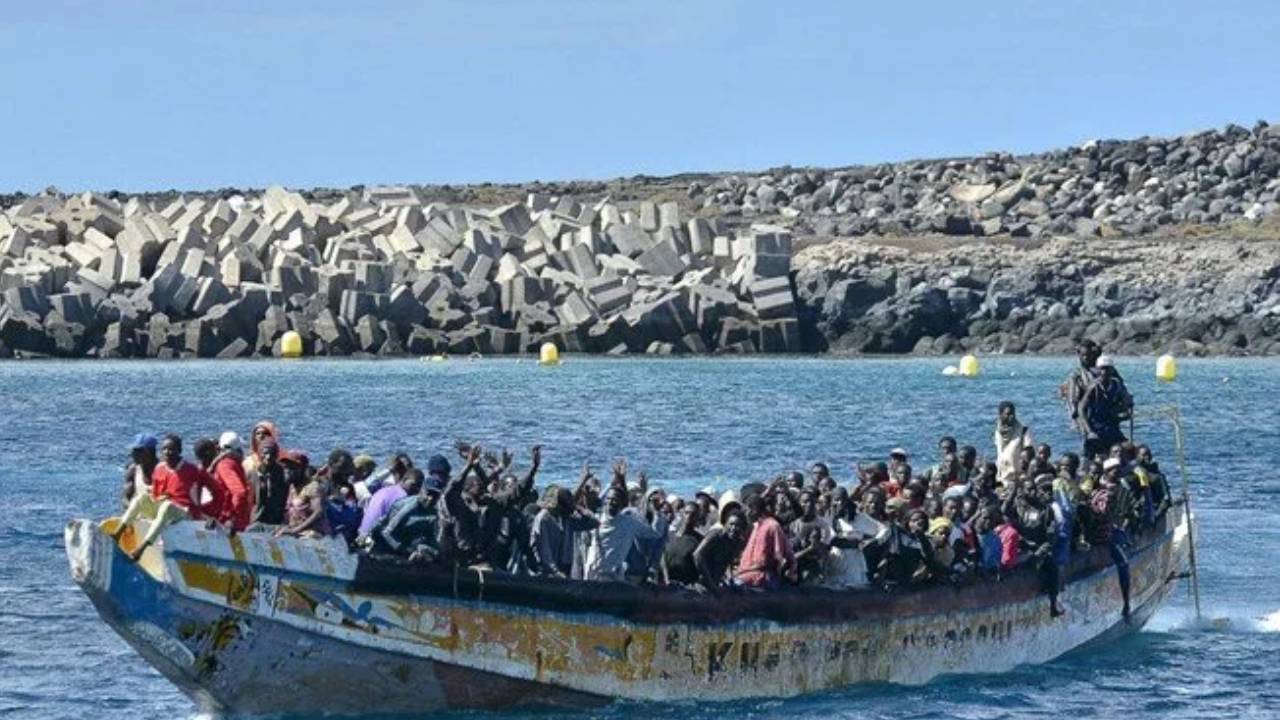 Moritanya açıklarında alabora olan teknede 69 göçmen öldü