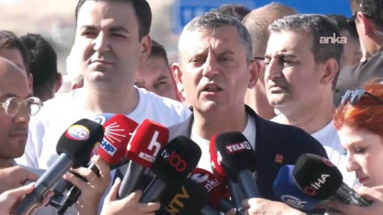 Özgür Özel’den Emniyet'in Atatürk paylaşımına sert tepki