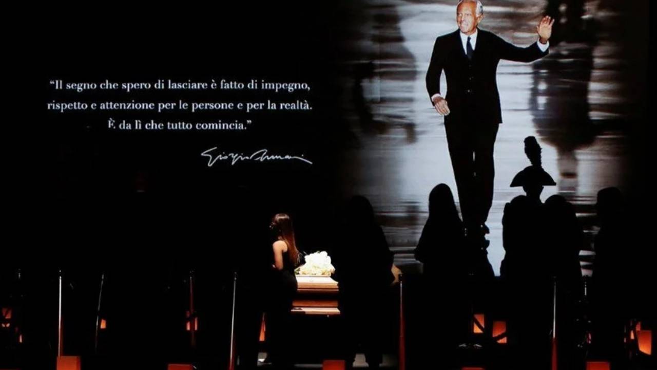 Milano'da Armani'ye sessiz veda