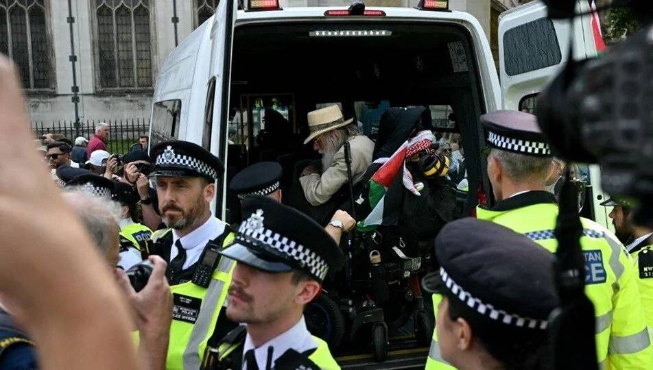 Londra'da yasaklı 