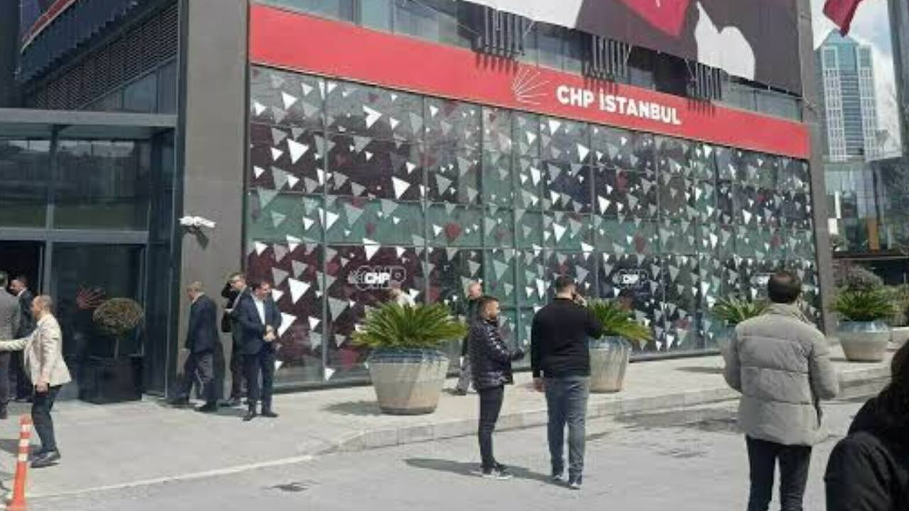 CHP, İstanbul İl Başkanlığı'nı kapattı