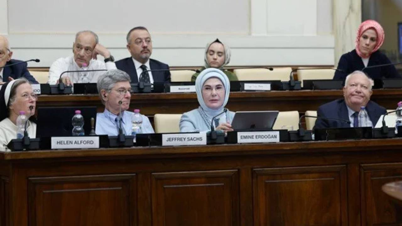 Emine Erdoğan, Vatikan'da konuşma yaptı