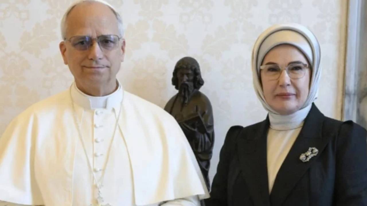 Emine Erdoğan, Papa'yı ziyaret etti