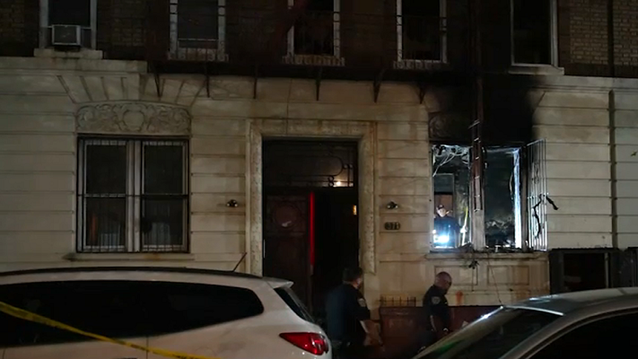 Brooklyn'de kasıtlı olarak çıkarılan yangında 1 kişi öldü